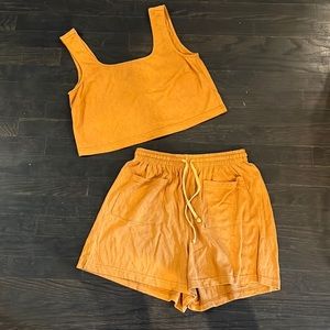 2 piece set in mustard color